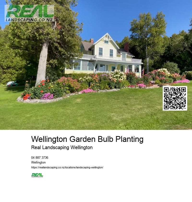 Wellington Garden Bulb Planting