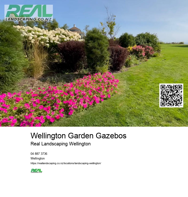 Wellington Garden Mulch Installation