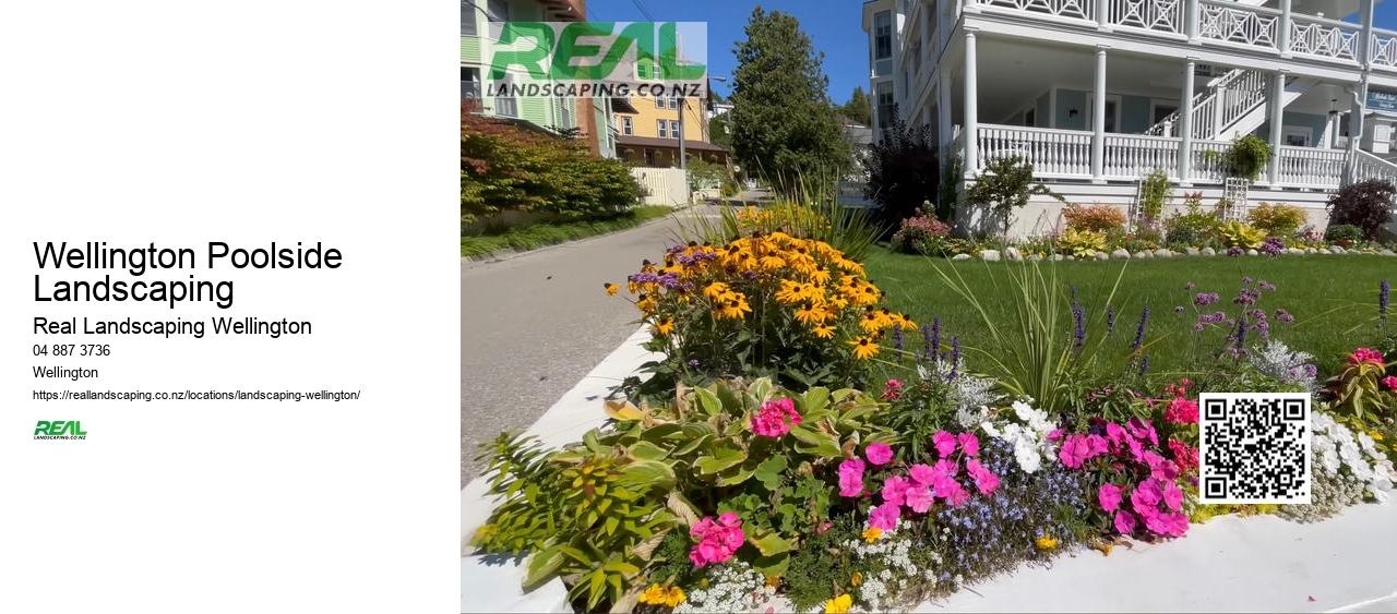 Wellington Poolside Landscaping